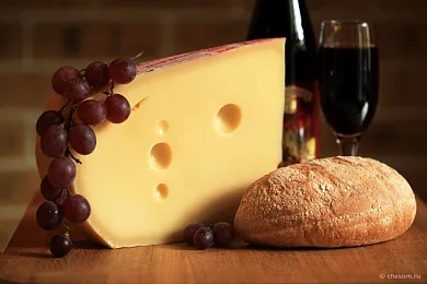 Сыр Эмменталер 45% "Margot Fromages S.A"